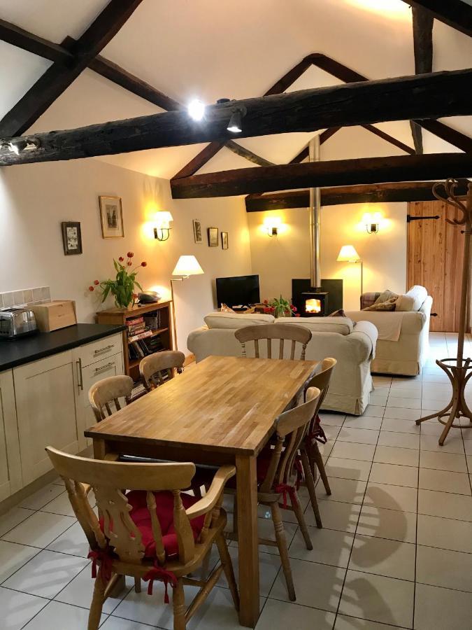 Penpergwm The Old Coach House 아파트 외부 사진