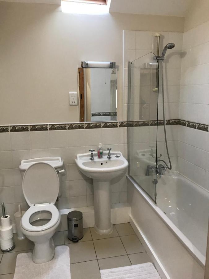 Penpergwm The Old Coach House 아파트 외부 사진